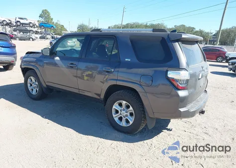 2021 Toyota 4Runner Sr5 z USA, uszkodzony, nr VIN JTEEU5JR8M5247372